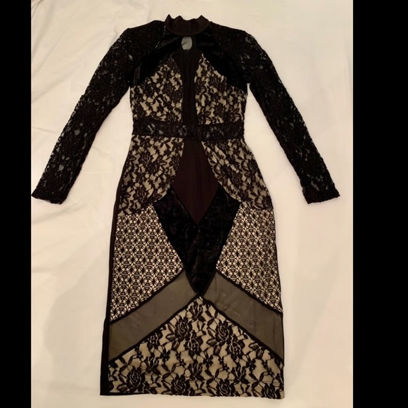 Venus 🖤 size S, sheer in front to the waist and around the waist,NWOT - Picture 1 of 6